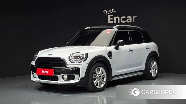 Mini Cooper Countryman 2019 Белый из Кореи