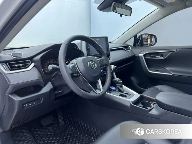 Toyota RAV4 2021 Белый из Китая