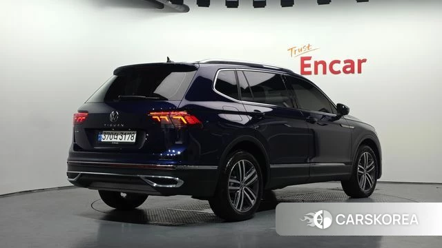 Volkswagen Tiguan Allspace 2022 Синий из Кореи