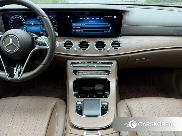 Mercedes-Benz E-Class 2022 Черный из Китая