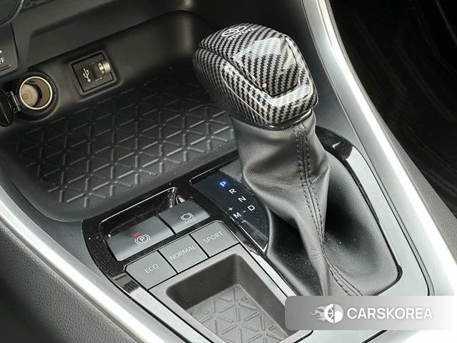 Toyota RAV4 2025 Черный из Китая