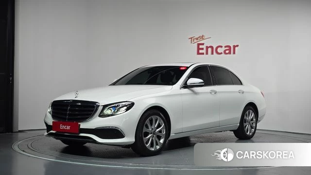 Mercedes-Benz E-Class W213 2019 Белый из Кореи