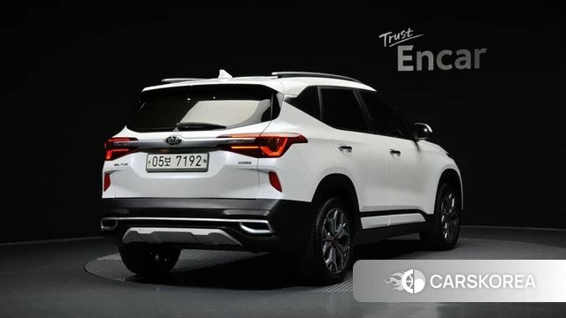 Kia Seltos 2019 Белый из Кореи