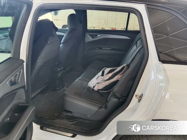 Audi Q5L 2023 Белый из Китая