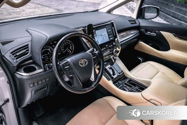 Toyota Alphard 2022 Белый из Китая