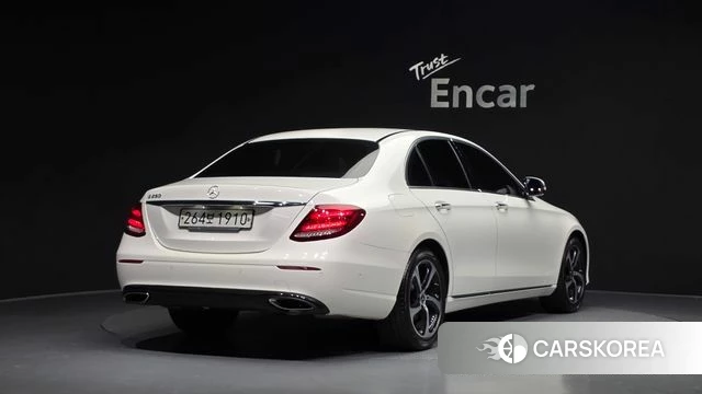 Mercedes-Benz E-Class W213 2019 Белый из Кореи