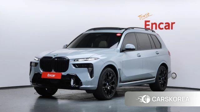 BMW X7 (G07) 2025 Цвет галактики из Кореи