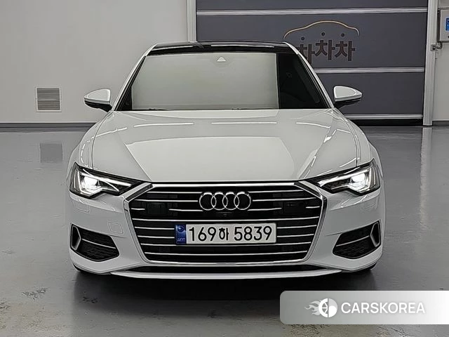 Audi A6 (C8) 2023 Белый из Кореи