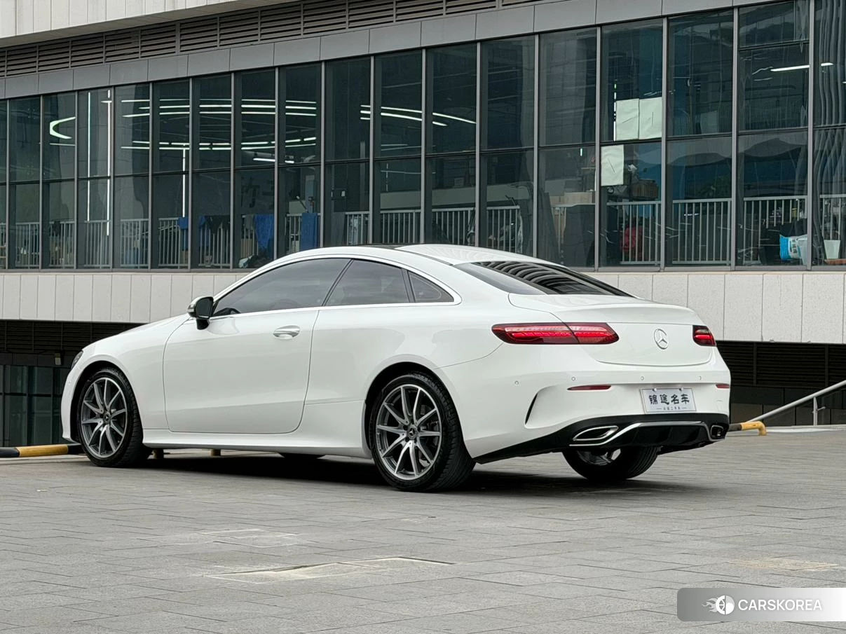 Mercedes-Benz E-Class 2020 Белый из Китая