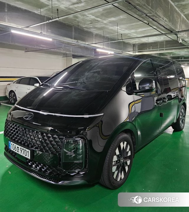 Hyundai Staria 2025 Черный из Кореи