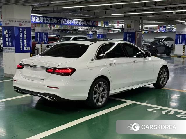 Mercedes-Benz E-Class 2021 Белый из Китая