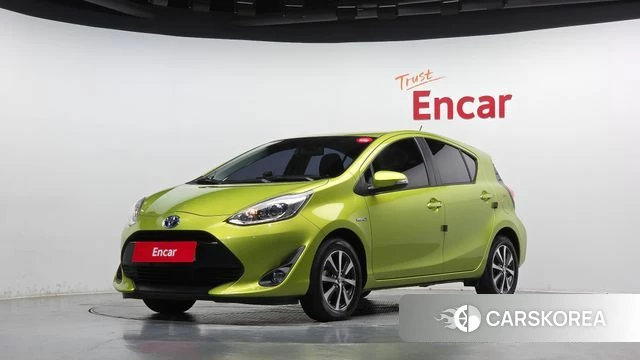Toyota Prius C 2018 Светло-зеленый из Кореи