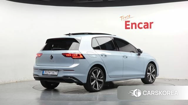Volkswagen Golf 8th Generation 2025 Светло-серебряный цвет из Кореи