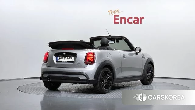 Mini Cooper Convertible 2024 Серебристо-серый из Кореи