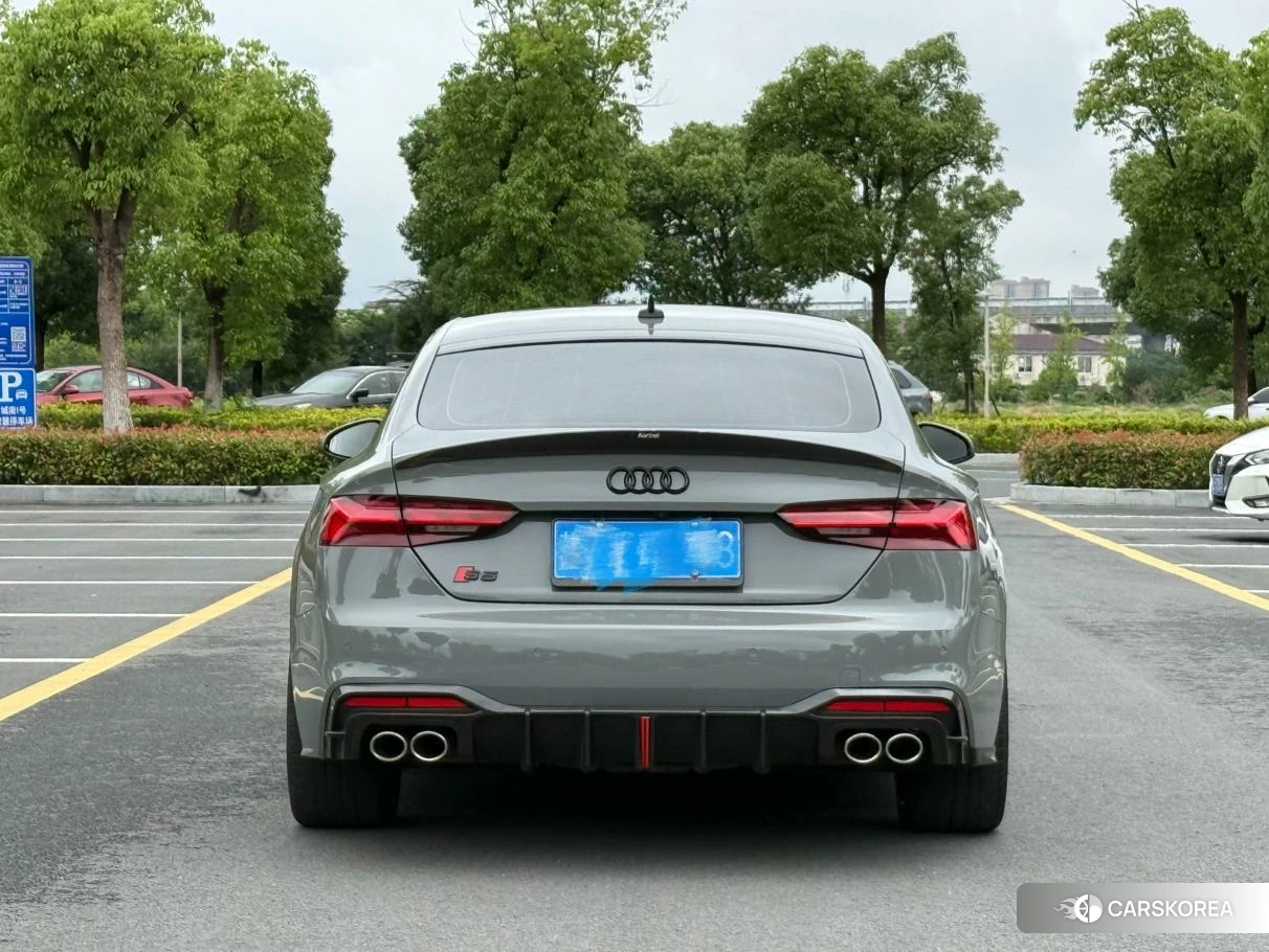 Audi S5 2020 Серебристо-серый из Китая