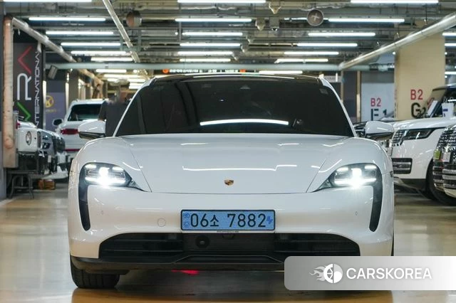 Porsche Taycan 2023 Белый из Кореи