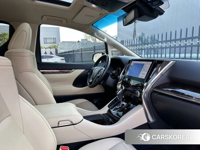 Toyota Alphard 2021 Черный из Китая