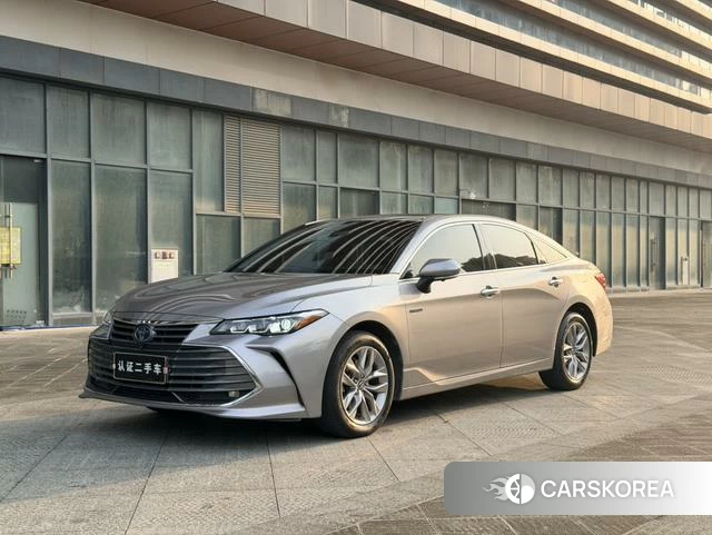 Toyota Avalon 2021 Серебристо-серый из Китая