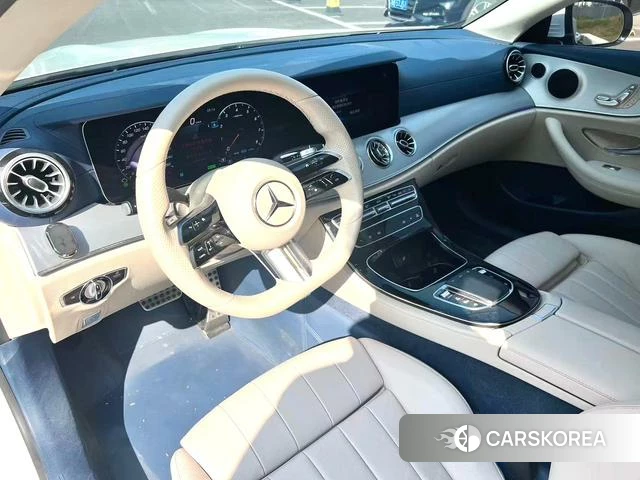 Mercedes-Benz E-Class 2021 Белый из Китая