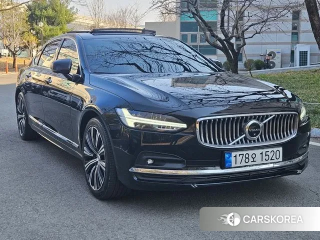 Volvo S90 2022 Черный из Кореи