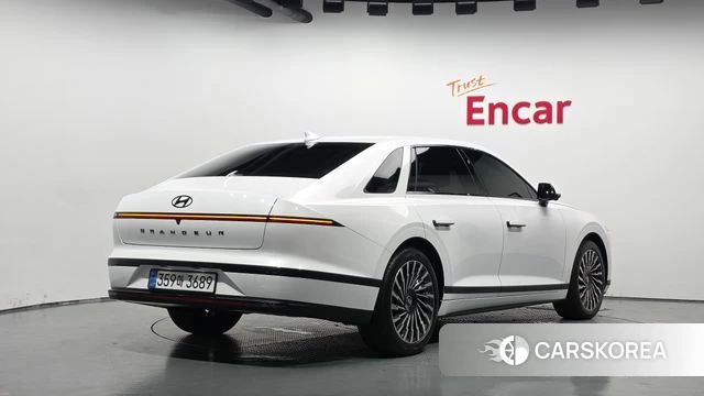 Hyundai Grandeur Hybrid (GN7) 2025 Белый из Кореи