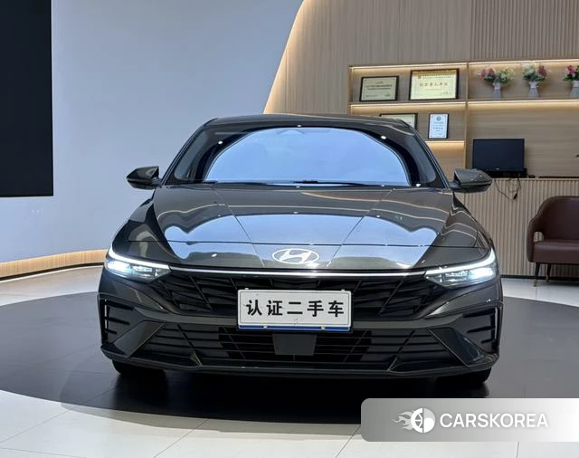 Hyundai Elantra 2025 Темно-серый из Китая