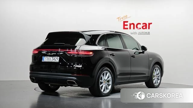 Porsche Cayenne (PO536) 2022 Черный из Кореи