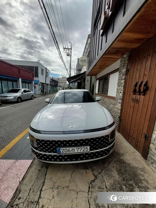 Hyundai Grandeur (GN7) 2023 Белый из Кореи