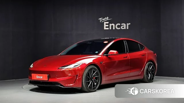Tesla Model 3 2026 Красный из Кореи