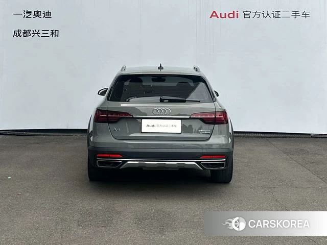 Audi A4L 2021 Серебристо-серый из Китая