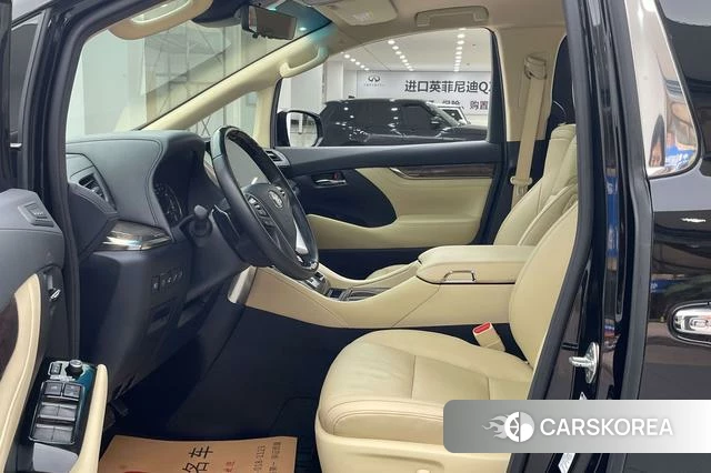 Toyota Alphard 2023 Черный из Китая