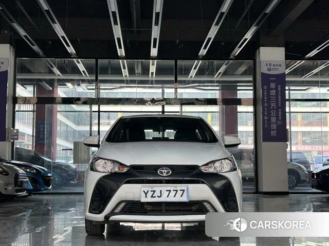 Toyota Yaris L 2021 Белый из Китая