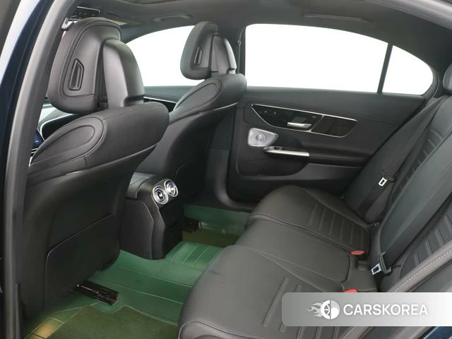 Mercedes-Benz C-class 2023 Зеленый из Китая