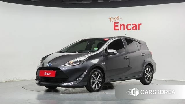 Toyota Prius C 2018 Серый из Кореи