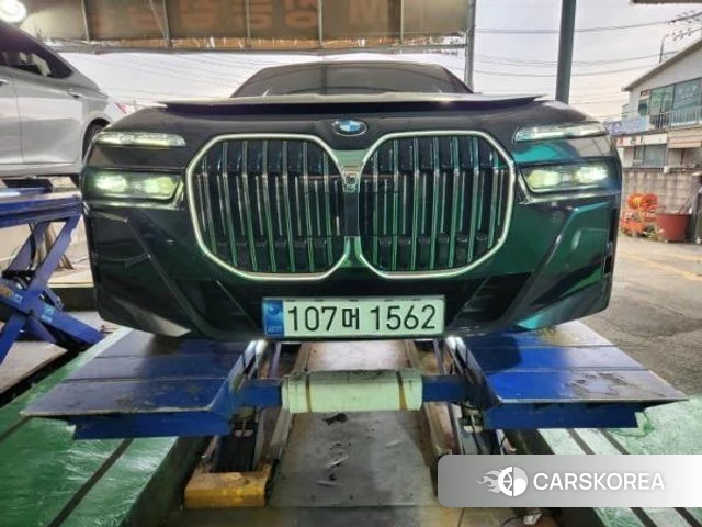 BMW 7 Series (G70) 2023 Черный из Кореи