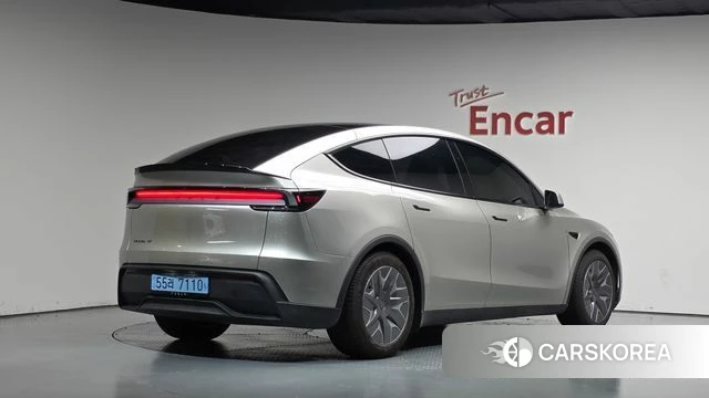 Tesla Model Y 2026 Серебристо-серый из Кореи