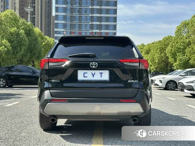 Toyota RAV4 2023 Черный из Китая