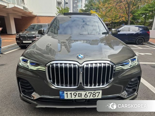 BMW X7 (G07) 2021 Светло-зеленый из Кореи