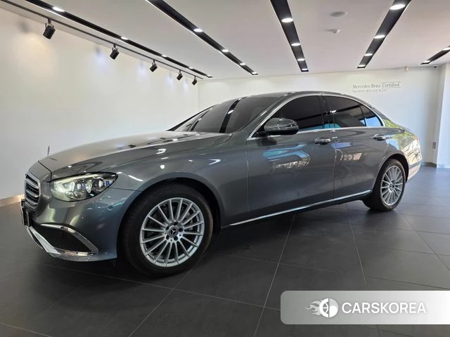 Mercedes-Benz E-Class W213 2022 Серый из Кореи