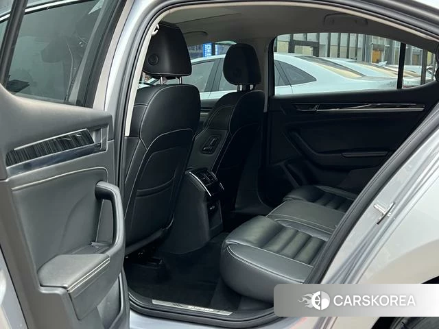 Skoda Superb 2021 Темно-серый из Китая