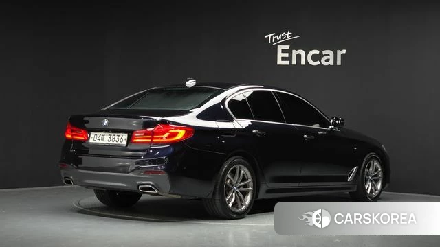 BMW 5 Series (G30) 2018 Черный из Кореи