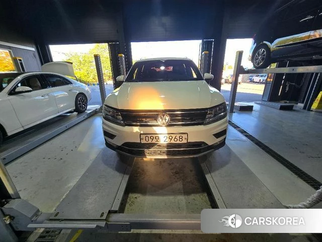 Volkswagen Tiguan second Generation 2018 Белый из Кореи
