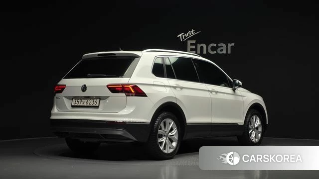 Volkswagen Tiguan second Generation 2019 Белый из Кореи