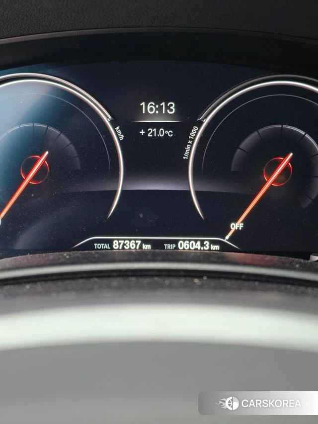 BMW 5 Series (G30) 2018 Белый из Кореи