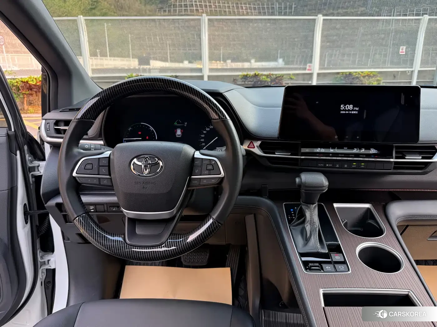 Toyota Granvia 2024 Белый из Китая, фото 2