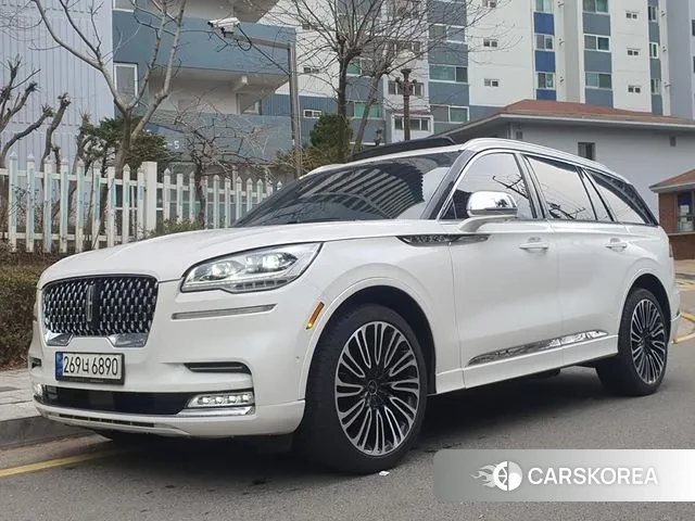 Lincoln Aviator 2nd generation 2021 Белый из Кореи