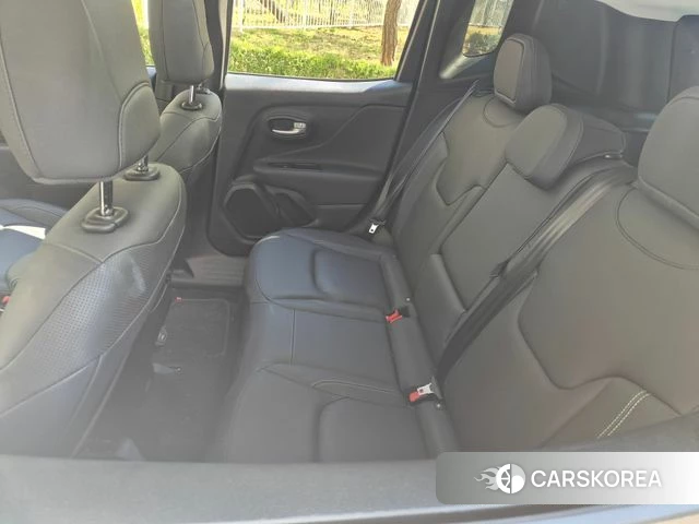 Jeep Renegade 2023 Темно-зеленый из Кореи