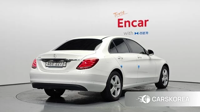 Mercedes-Benz C-Class W205 2018 Белый из Кореи