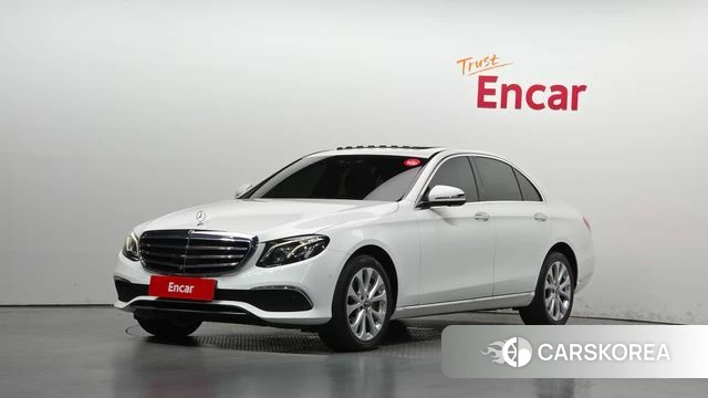 Mercedes-Benz E-Class W213 2019 Белый из Кореи