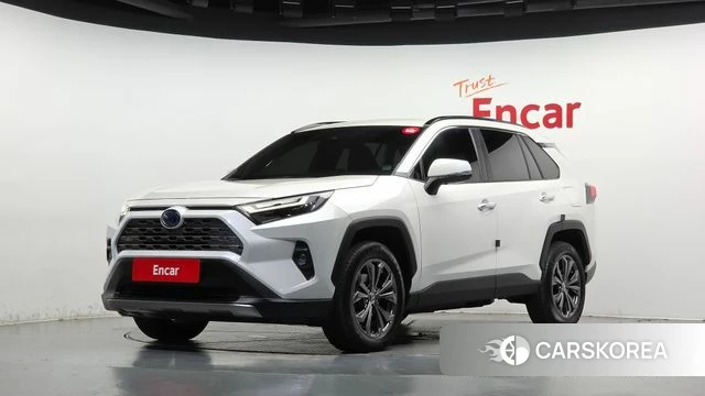 Toyota RAV4 5th Generation 2022 Белый из Кореи